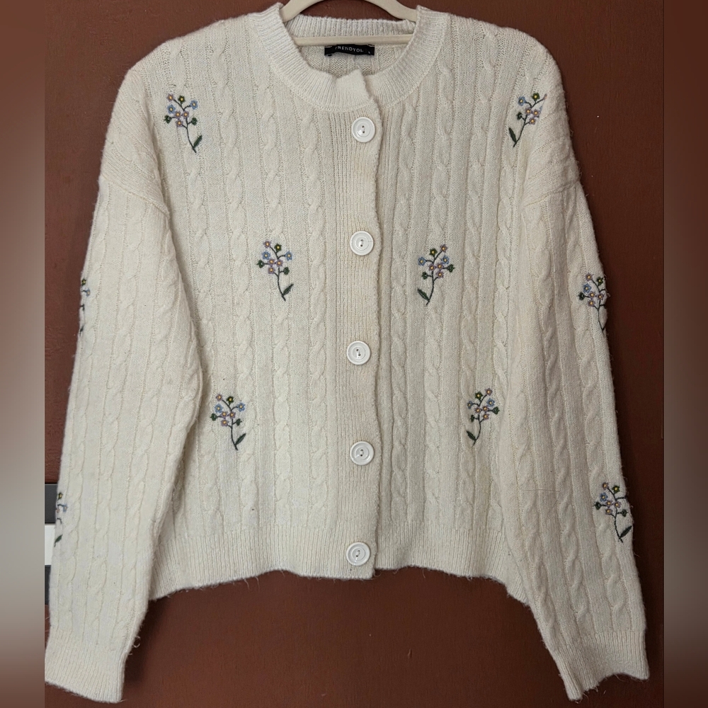 (NWOT)Trendyol Cream Floral Embroidered Cardigan